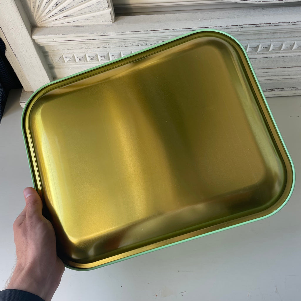 curved edges rolling tray