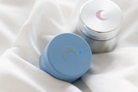 Herb grinder with magnetic seal